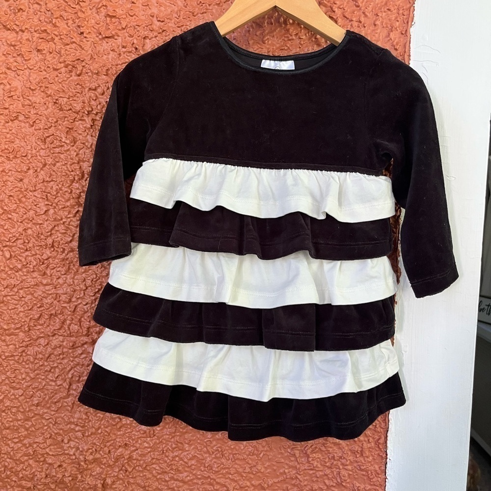 Hanna Andersson Black & White Velvet Ruffle
Tiered Dress Size 18-24 mo& 80